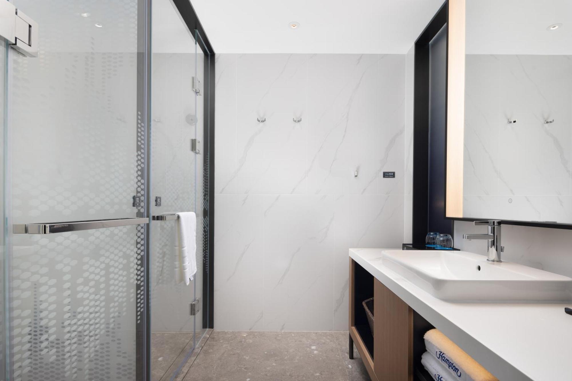 Hampton By Hilton Shenzhen Futian Huaqiangbei Hotel Exterior photo